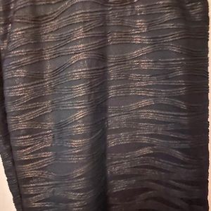 Ladies gold sparkle skirt! Nice for the holidays!